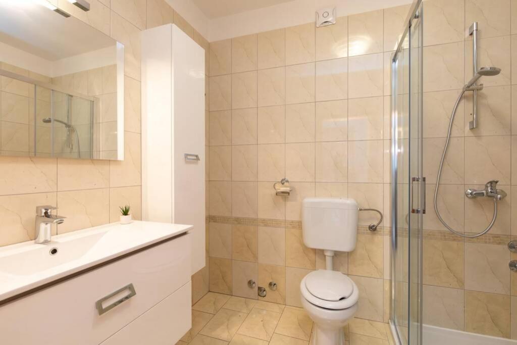 Apartments Doris, Krk คิร์ก ภายนอก รูปภาพ