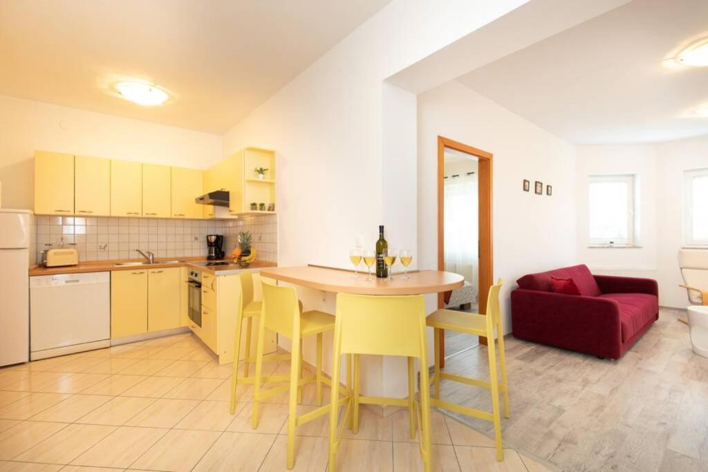 Apartments Doris, Krk คิร์ก ภายนอก รูปภาพ