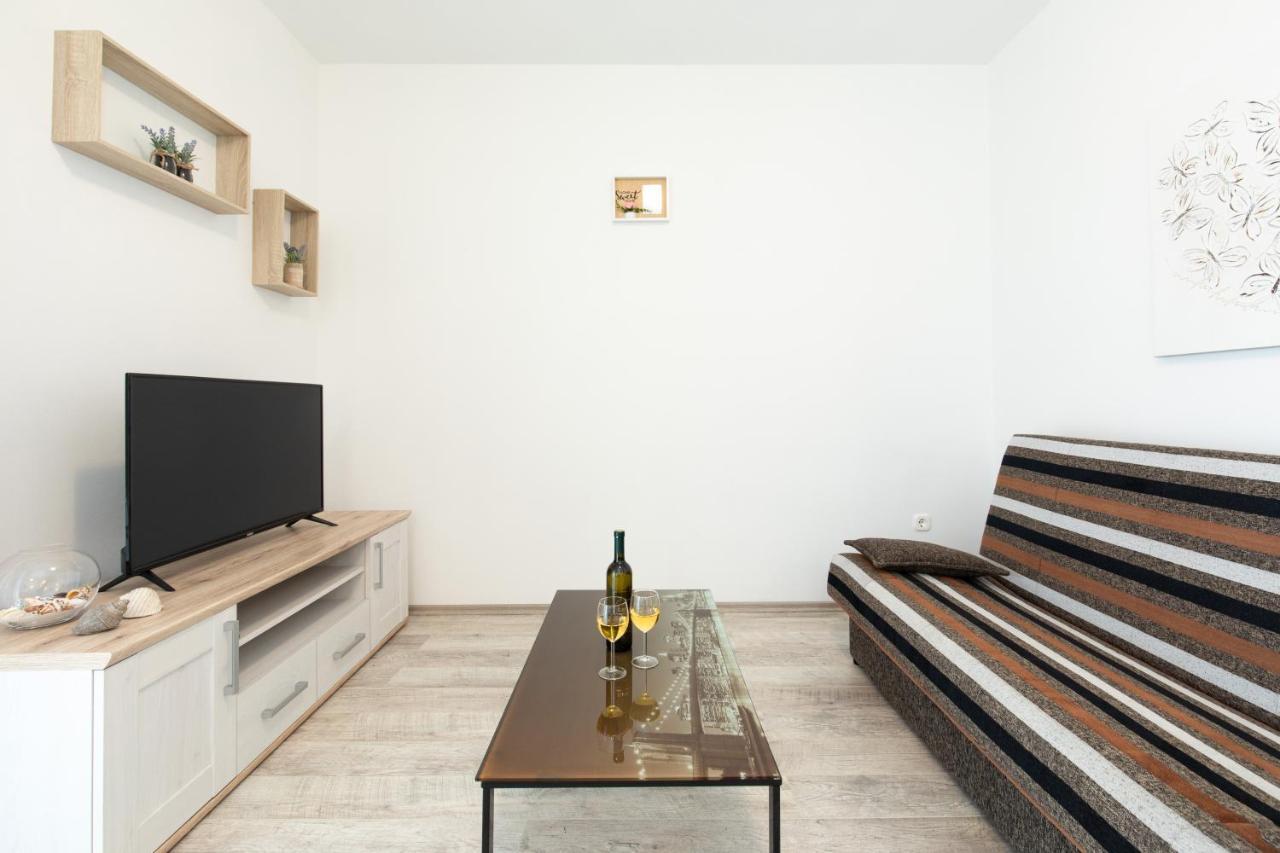 Apartments Doris, Krk คิร์ก ภายนอก รูปภาพ